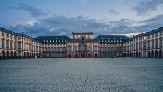 leonhard-niederwimmer-tHU7OVzml6g-unsplash